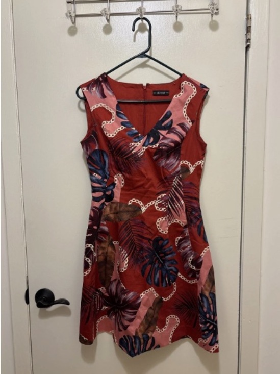Guess Dresses & Skirts - Guess Red Tropical Print V-Neck Midi Dress